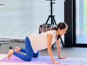 Yoga para mujeres de 40 años para mejorar la movilidad y reducir el estrés